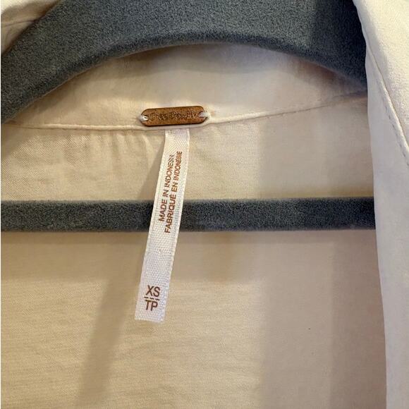 Free People Size XS Runs BIG Starry Dreams Pullover Blouse Ivory Oversized - Picture 5 of 6